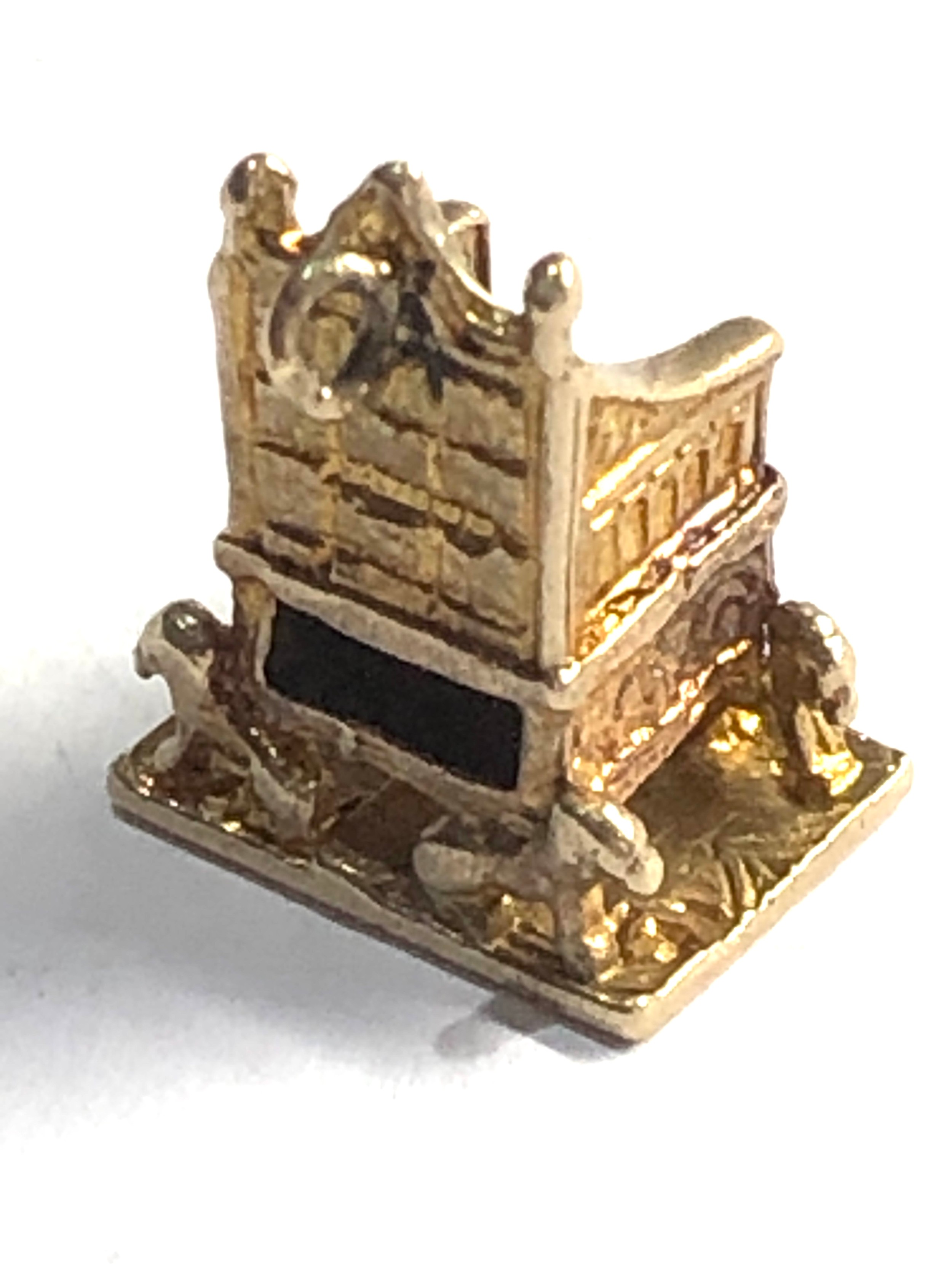 Vintage 9ct gold throne charm weight 3.1g - Image 2 of 2
