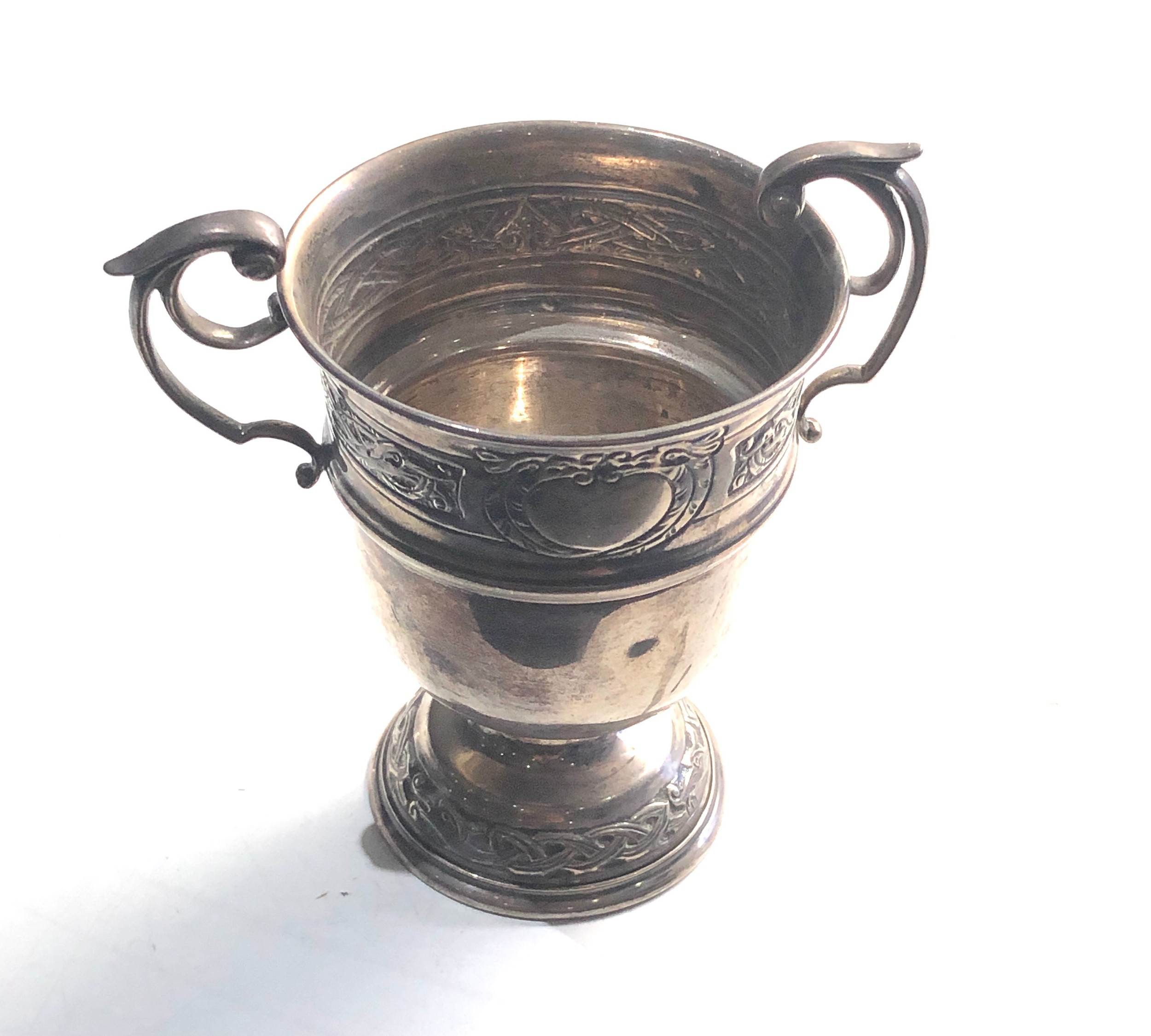 Irish Silver twin handled cup measures approx 12cm tall 8cm dia weight 136g - Image 2 of 4