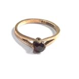 9ct gold garnet ring weight 1.8g