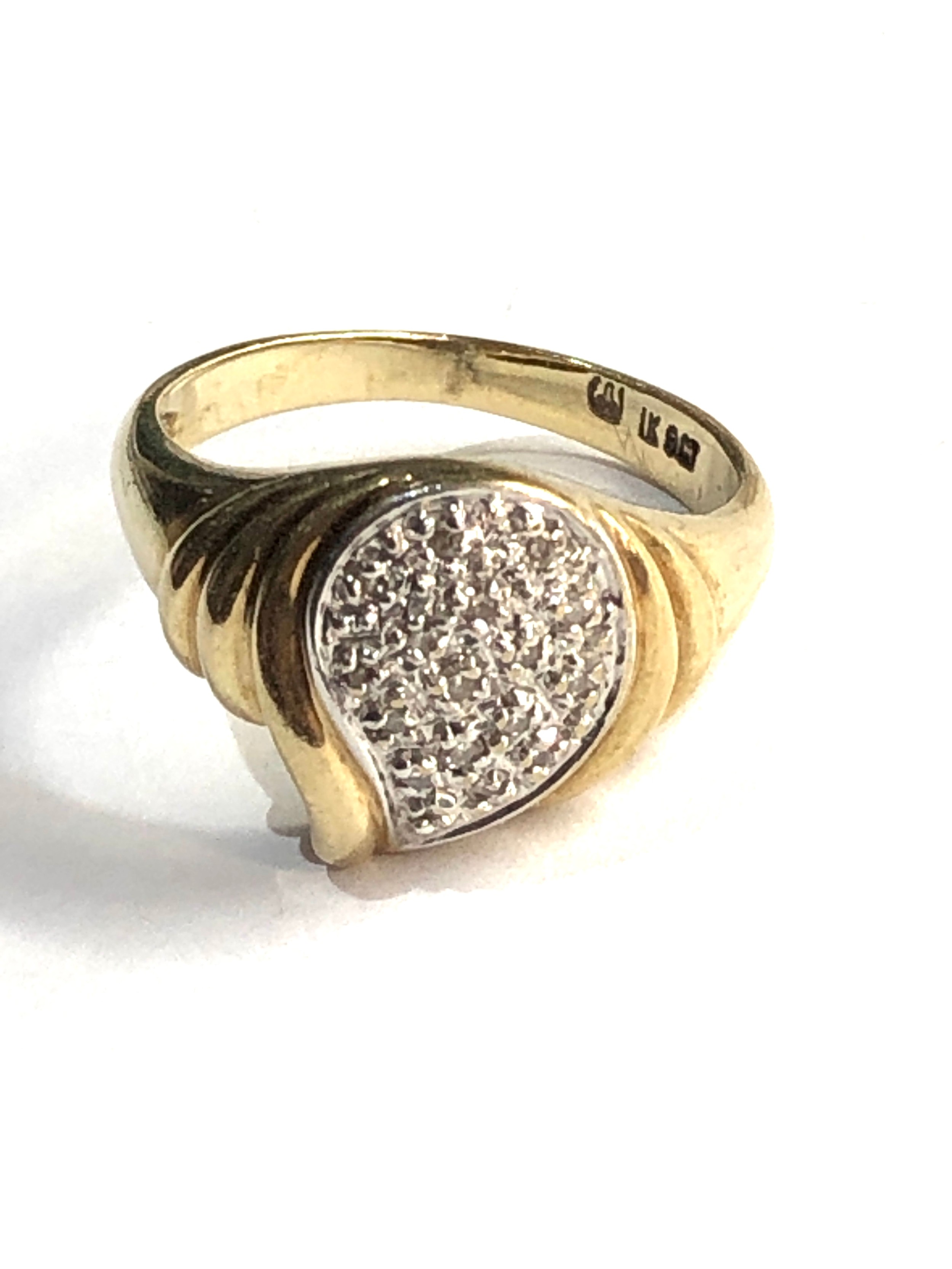 9ct gold diamond ring 4.5g