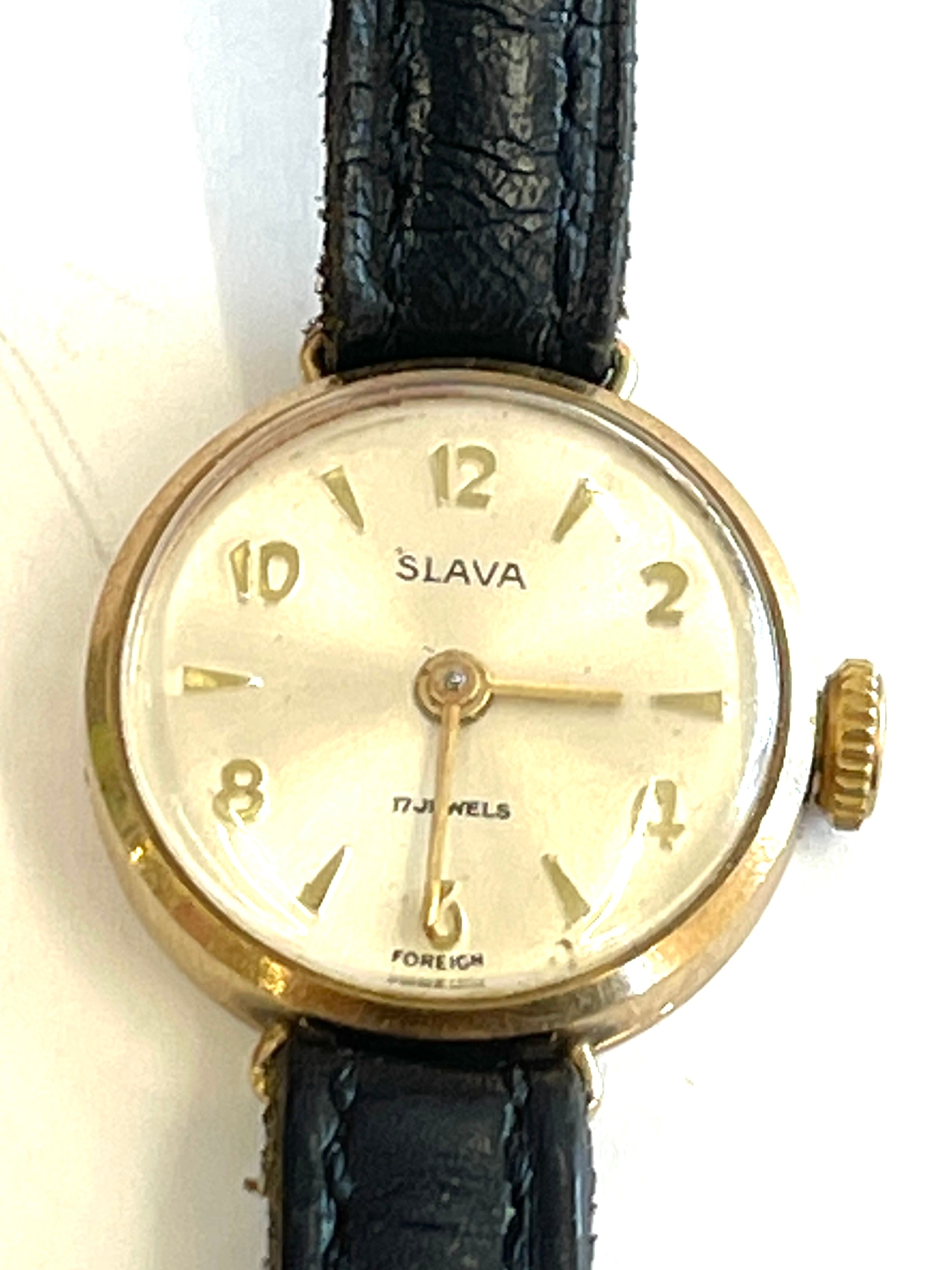 9ct gold Ladies wristwatch, leather strap, watch untested