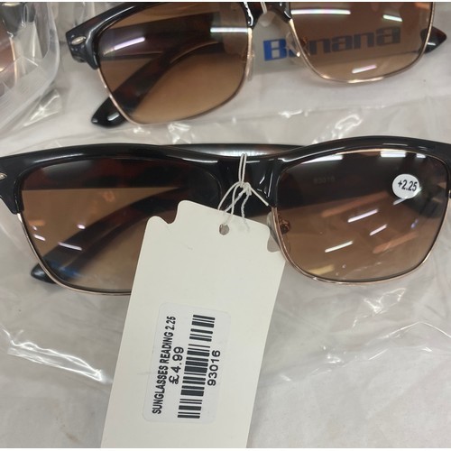 20 pairs of blue banana magnify +2.25 sunglasses - Image 2 of 2