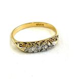 18ct gold vintage diamond ring (2.5g)slight damage to shank as seen in image