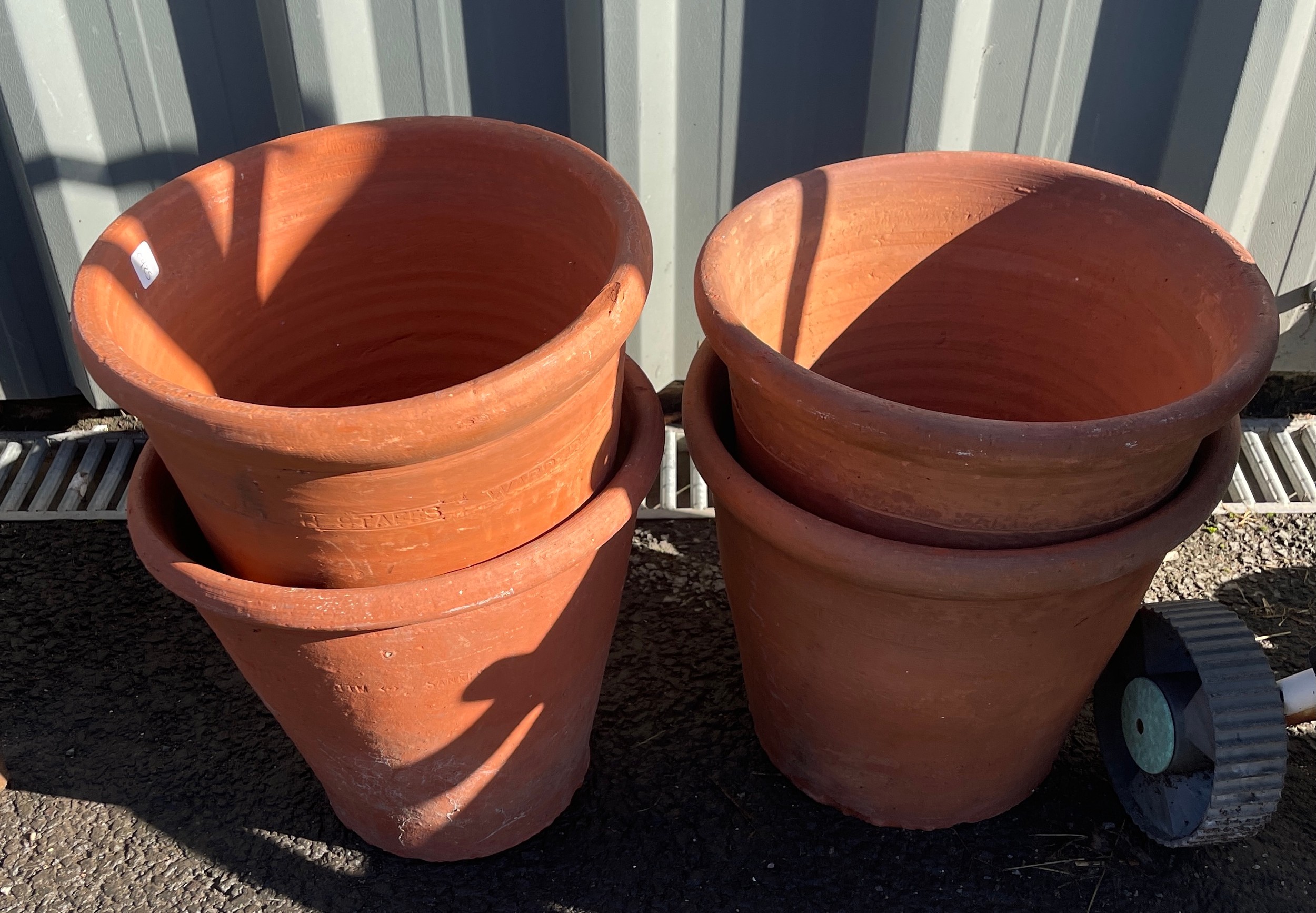 Selection of 4 plant pots