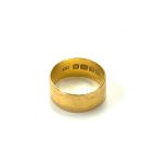 22ct gold wedding band, approximate measurement 2.9g