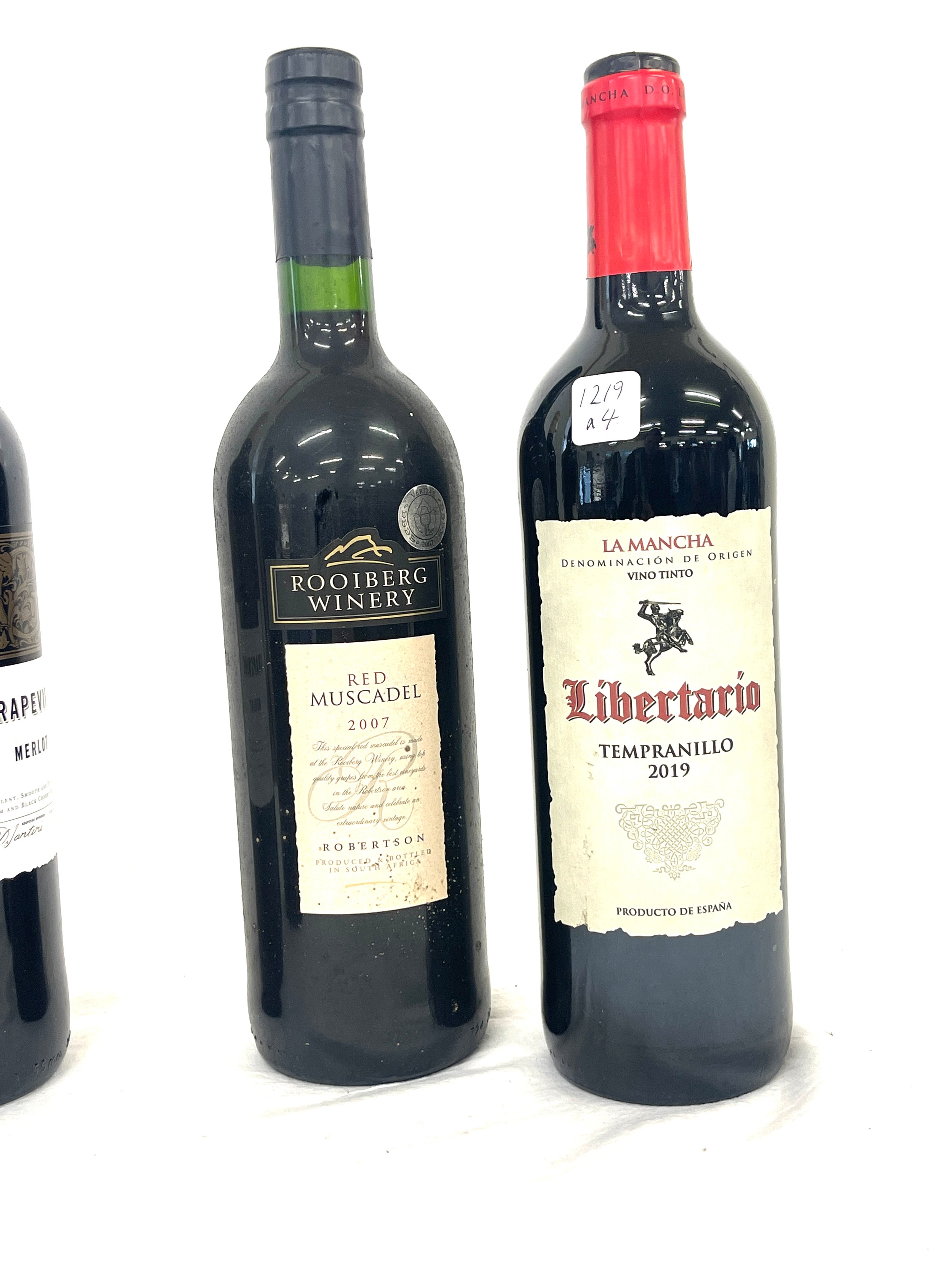 Selection 4 bottles of red wine, to include Shiraz, Merlot, Red Muscadel, Libertario - Image 3 of 3