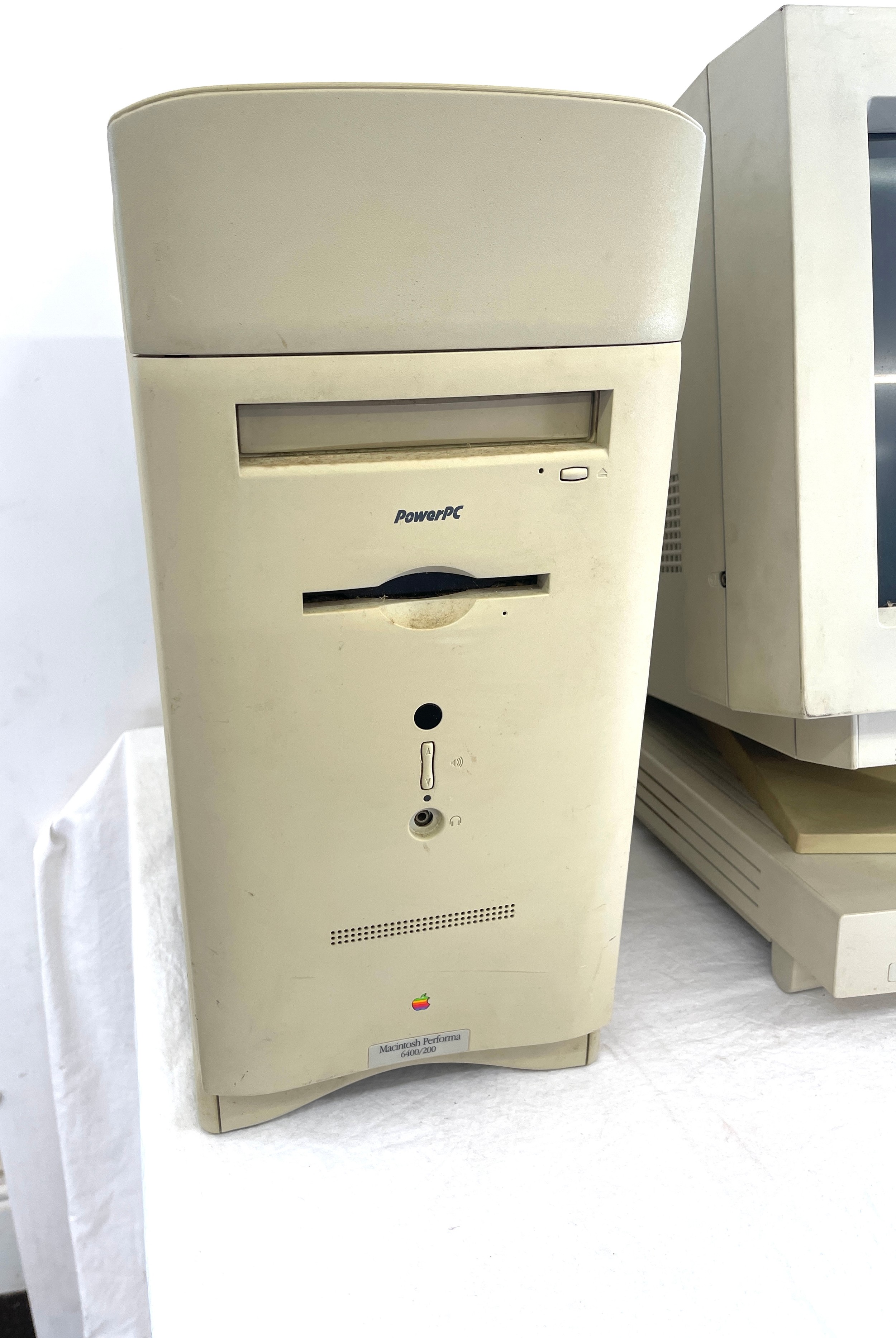 Macintosh performer 6400 over 200 computer tower, monitor, disk drive, leads etc - Image 3 of 6