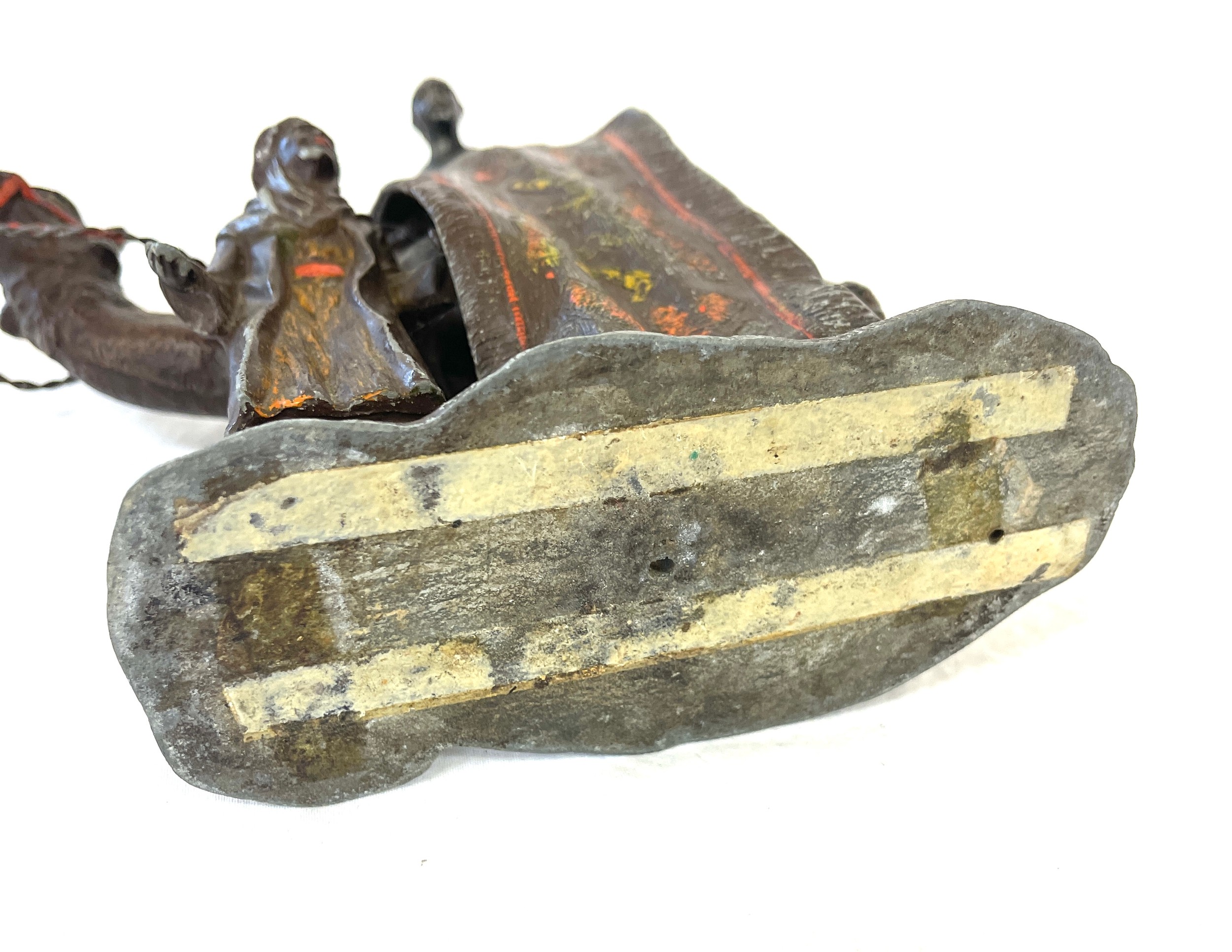 Metal ornament depicting a camel, men and rug - Image 5 of 5