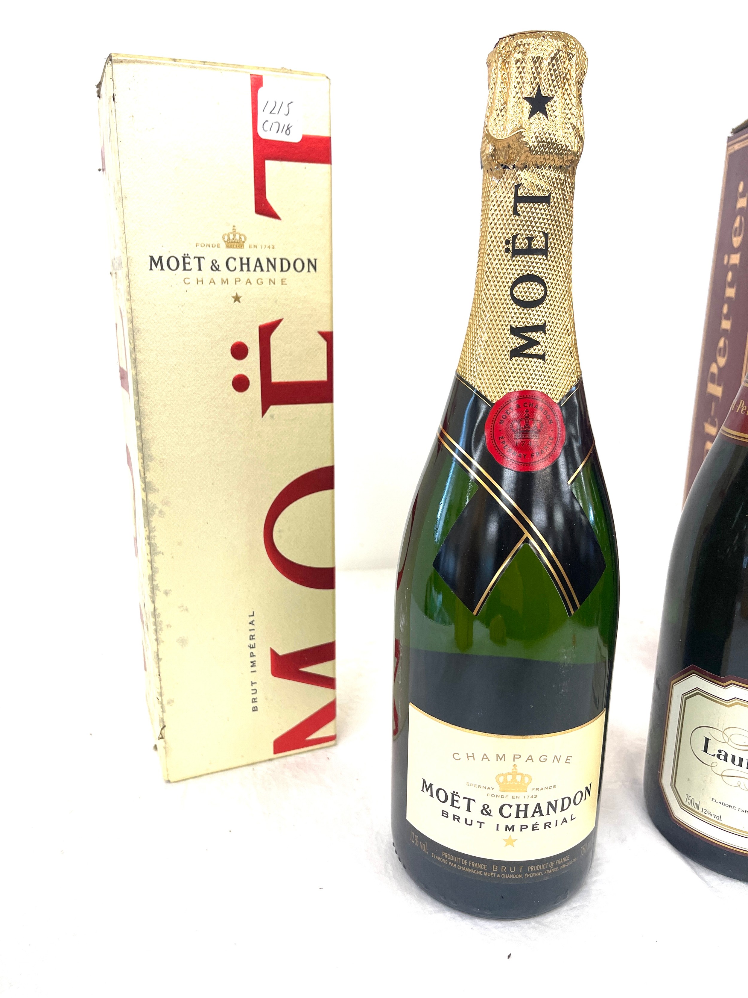 Boxed Moet and Chandon Champagne 750ml, 1 bottle Laurent Perrier Champagne. in presentation box - Image 2 of 3