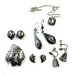 A set of Neillo silver jewellery, includes earrings, brooch etc