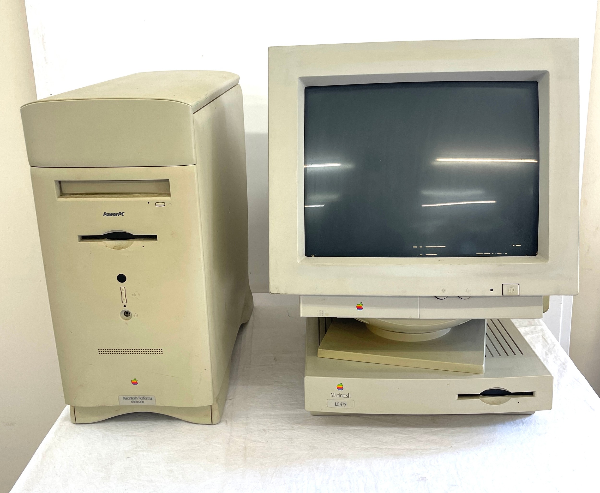 Macintosh performer 6400 over 200 computer tower, monitor, disk drive, leads etc