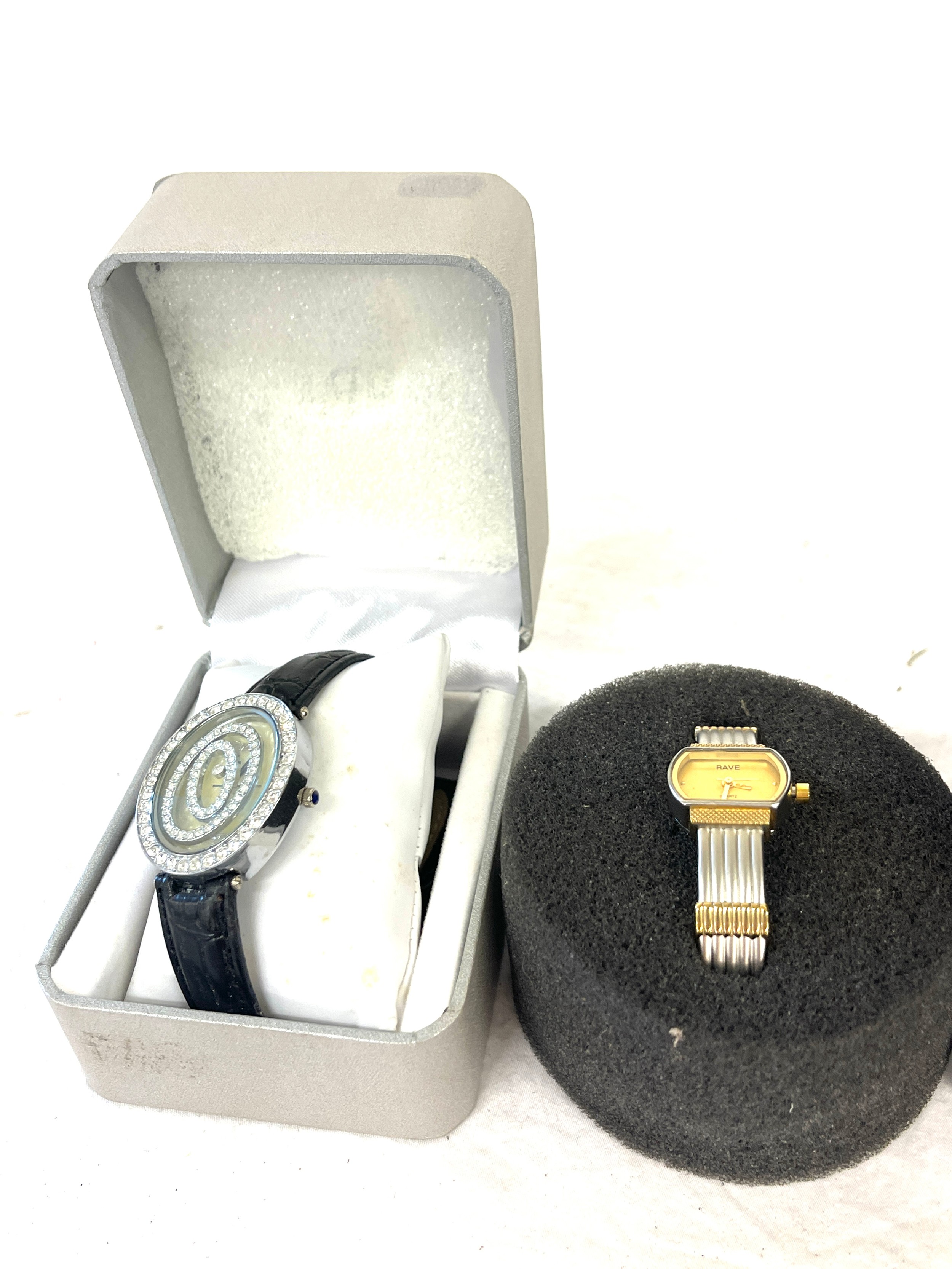 Selection of 4 boxed Yess, Figaro and Rave battery operated ladies and mens watches, all in - Image 3 of 3