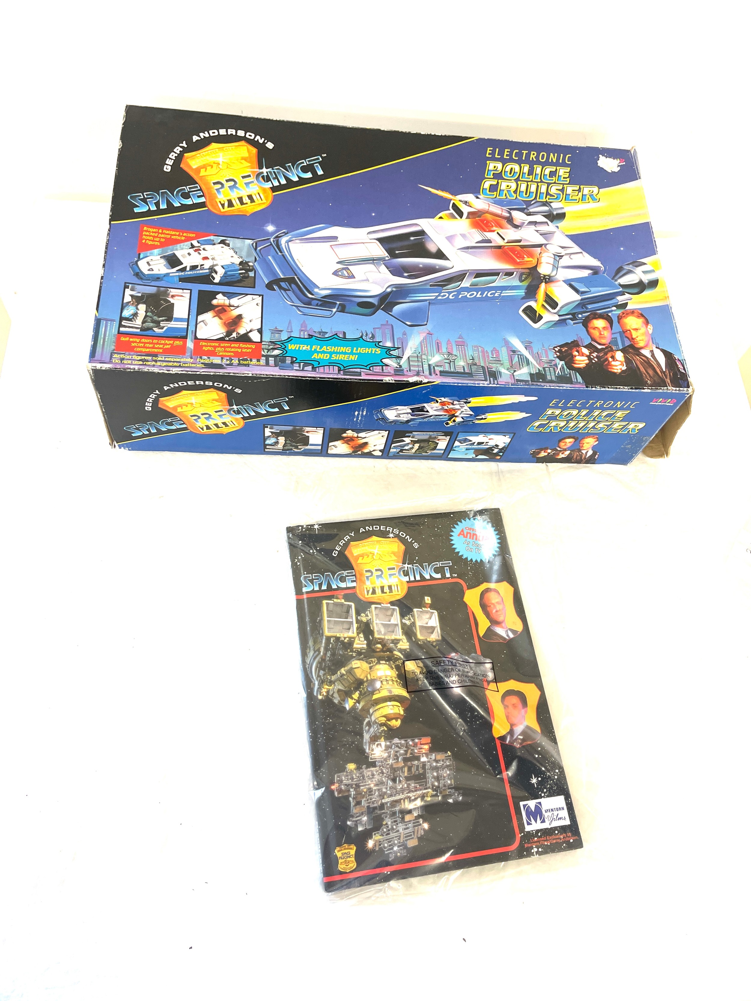 Gerry Anderson Space precinct electronic space police cruiser, annual book