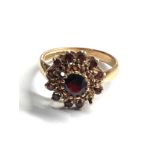 9ct gold garnet ring weight 3.6g