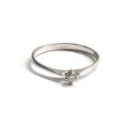 9ct gold diamond ring weight 1.1g