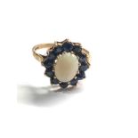 9ct gold vintage opal & sapphire dress ring (3.2g)
