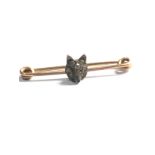 Antique 9ct gold & silver fox bar brooch with clear paste set stones & garnet eyes (4g)
