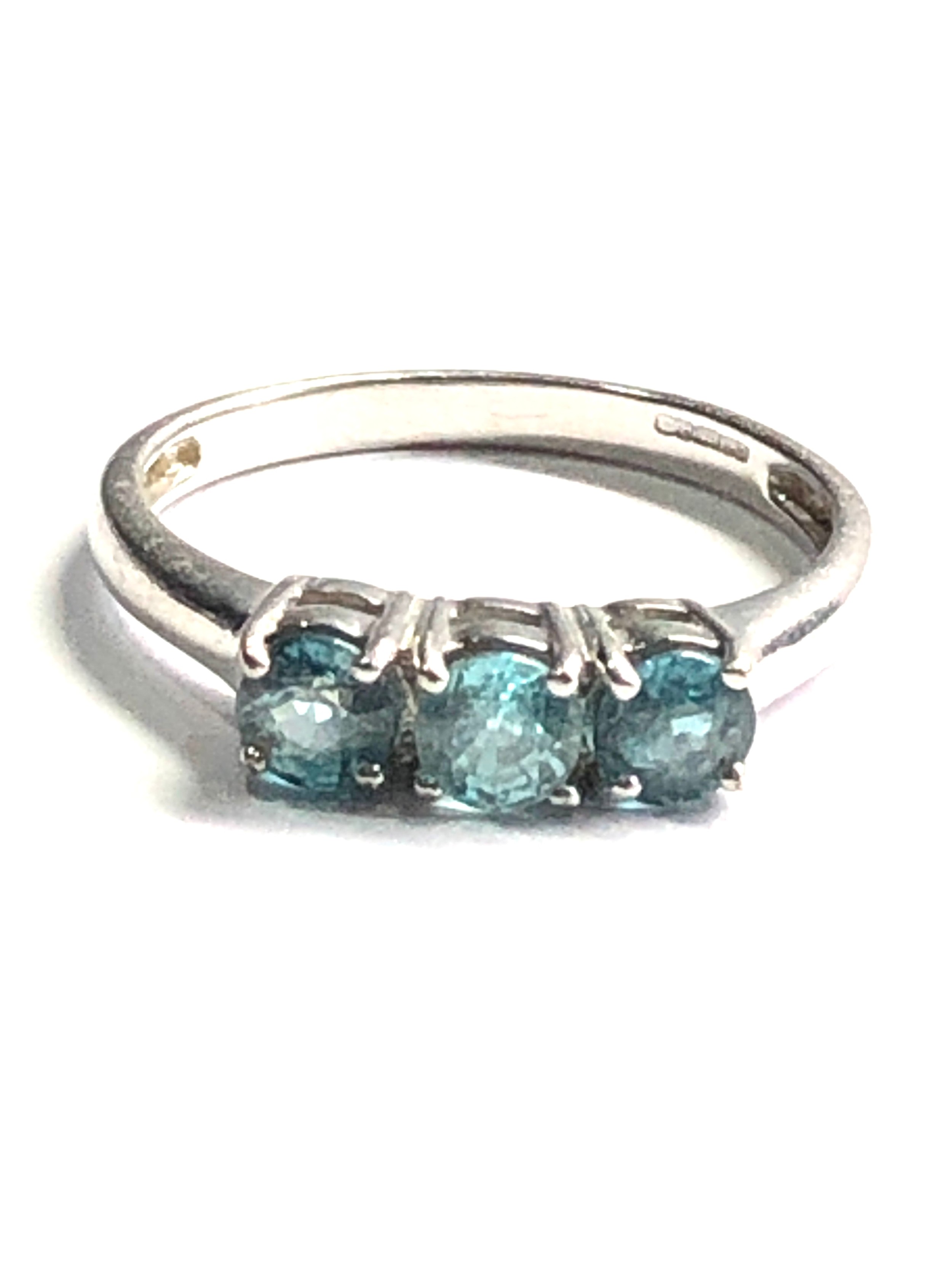 9ct white gold blue zircon ring weight 2.3g - Bild 2 aus 2
