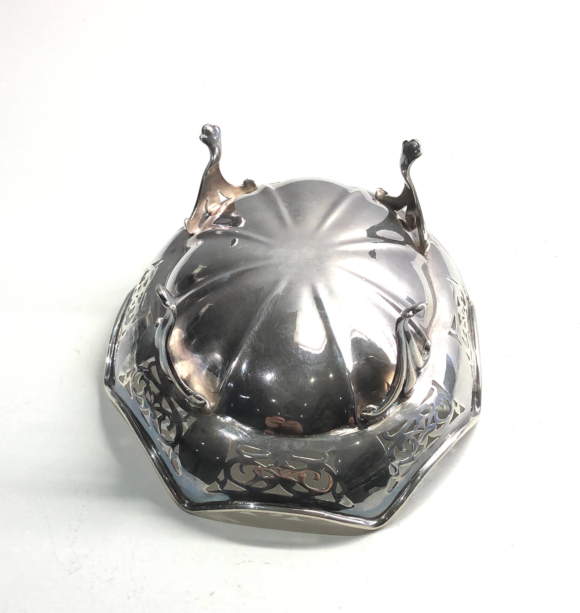 Pierced silver sweet dish measures approx 13cm by 10cm height 5cm weight 96g - Image 3 of 4