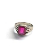 9ct white gold vintage synthetic ruby dress ring (4.9g)