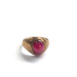 9ct gold vintage garnet cabochon solitaire ring (2.6g)