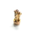 Antique 9ct gold lion seal charm 5.1g