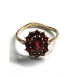 9ct gold vintage garnet dress ring (2.1g) out of shape