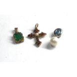 3 x 9ct gold pendants inc. topaz, garnet, pearl (4.8g)