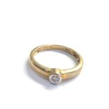 9ct gold diamond ring (1.7g)
