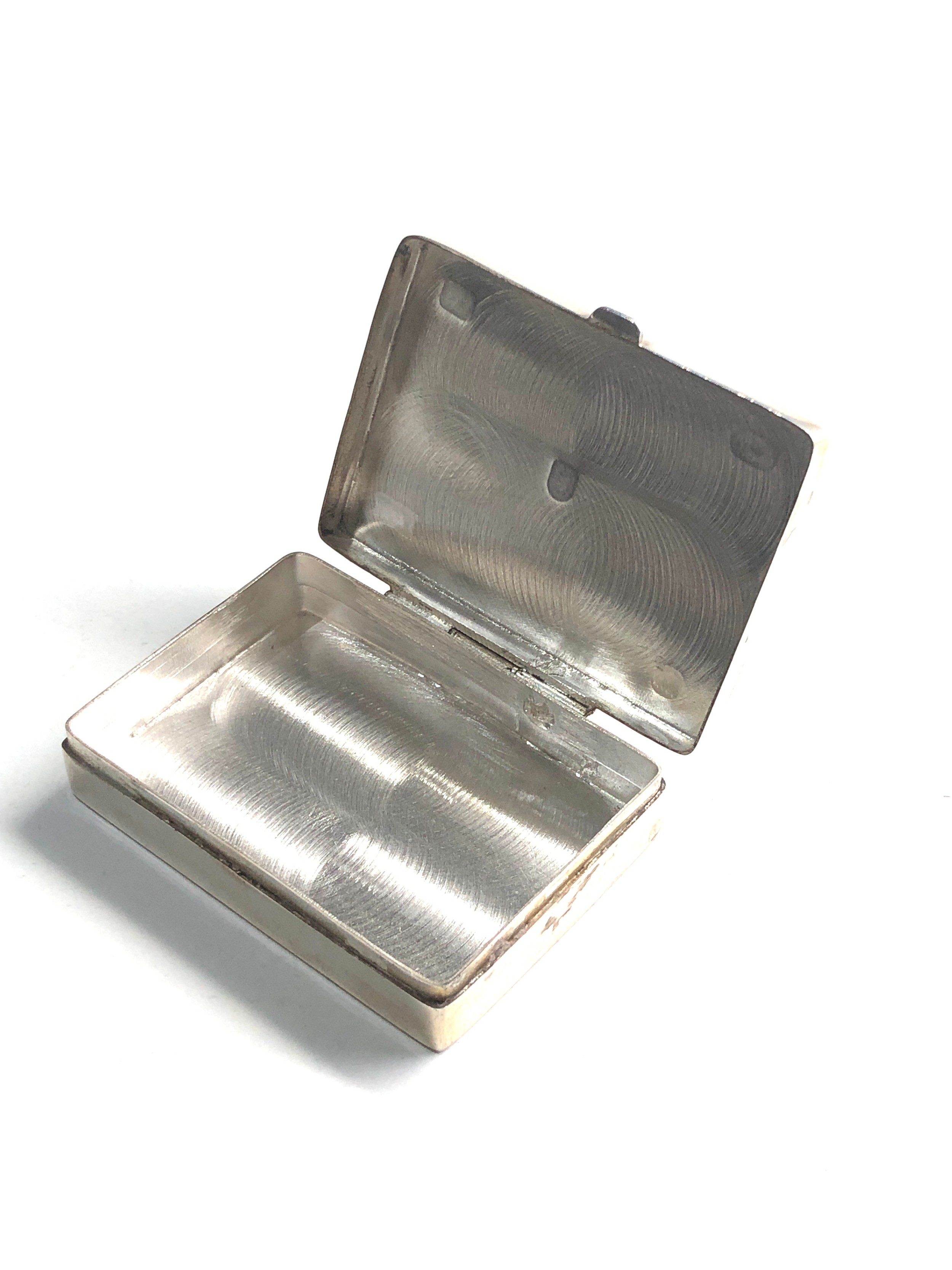Vintage silver pill / snuff box - Image 3 of 3