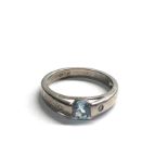 9ct white gold diamond & topaz dress ring (3g)