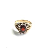 9ct gold garnet ring weight 3.9g