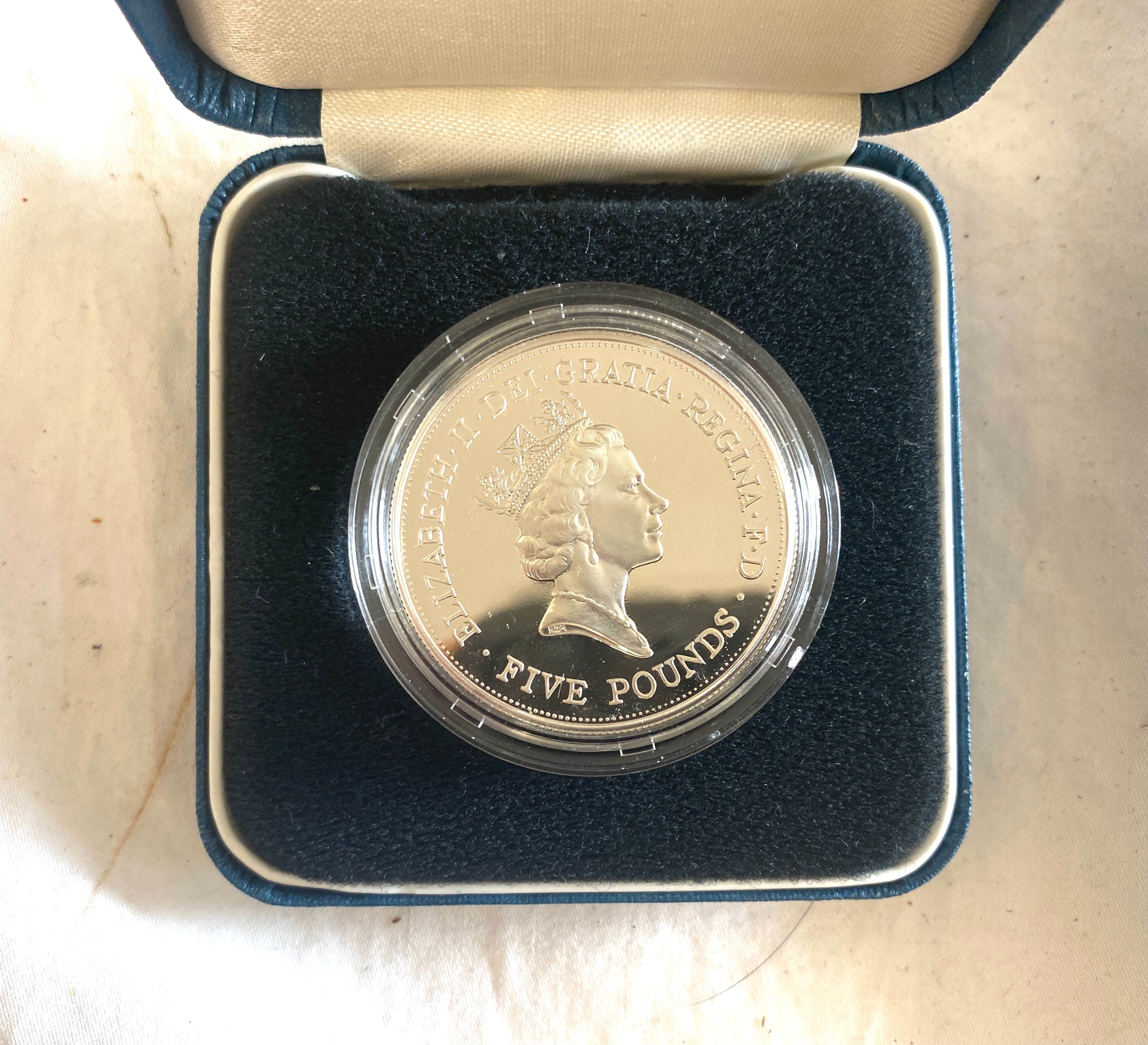 Royal mint the Queen Mother commemorative coin - Image 3 of 3