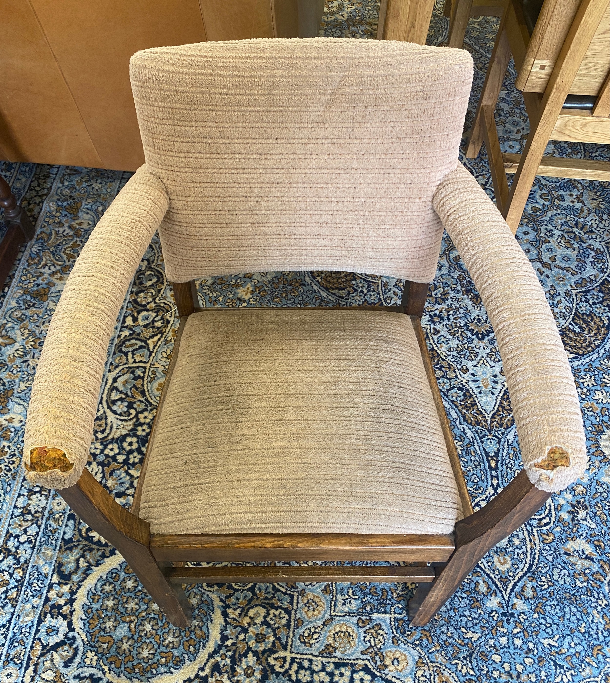 Arm chair, in need of restoration - Image 3 of 3