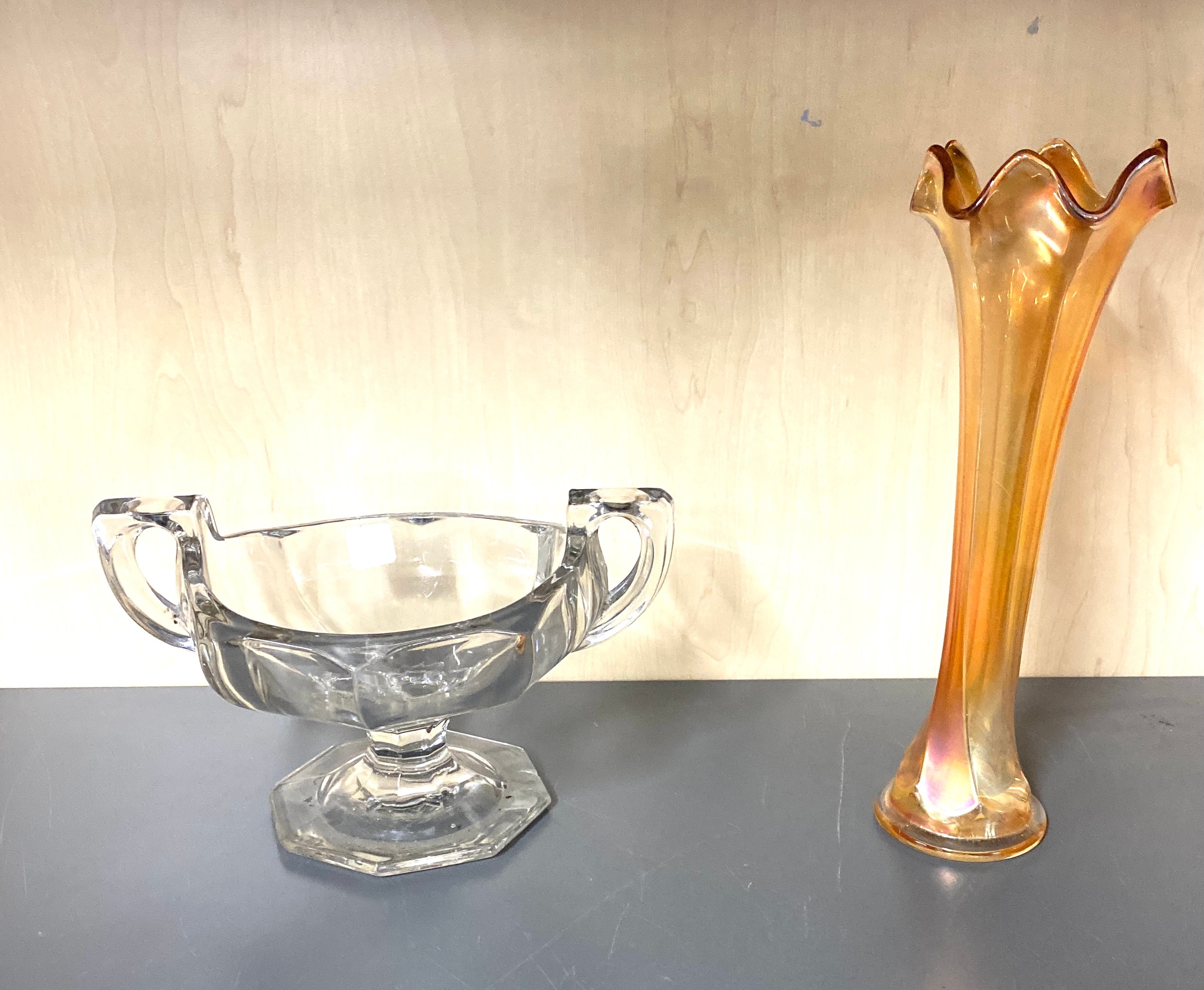 Selection of glassware includes Carnival glass vase etc - Bild 3 aus 3