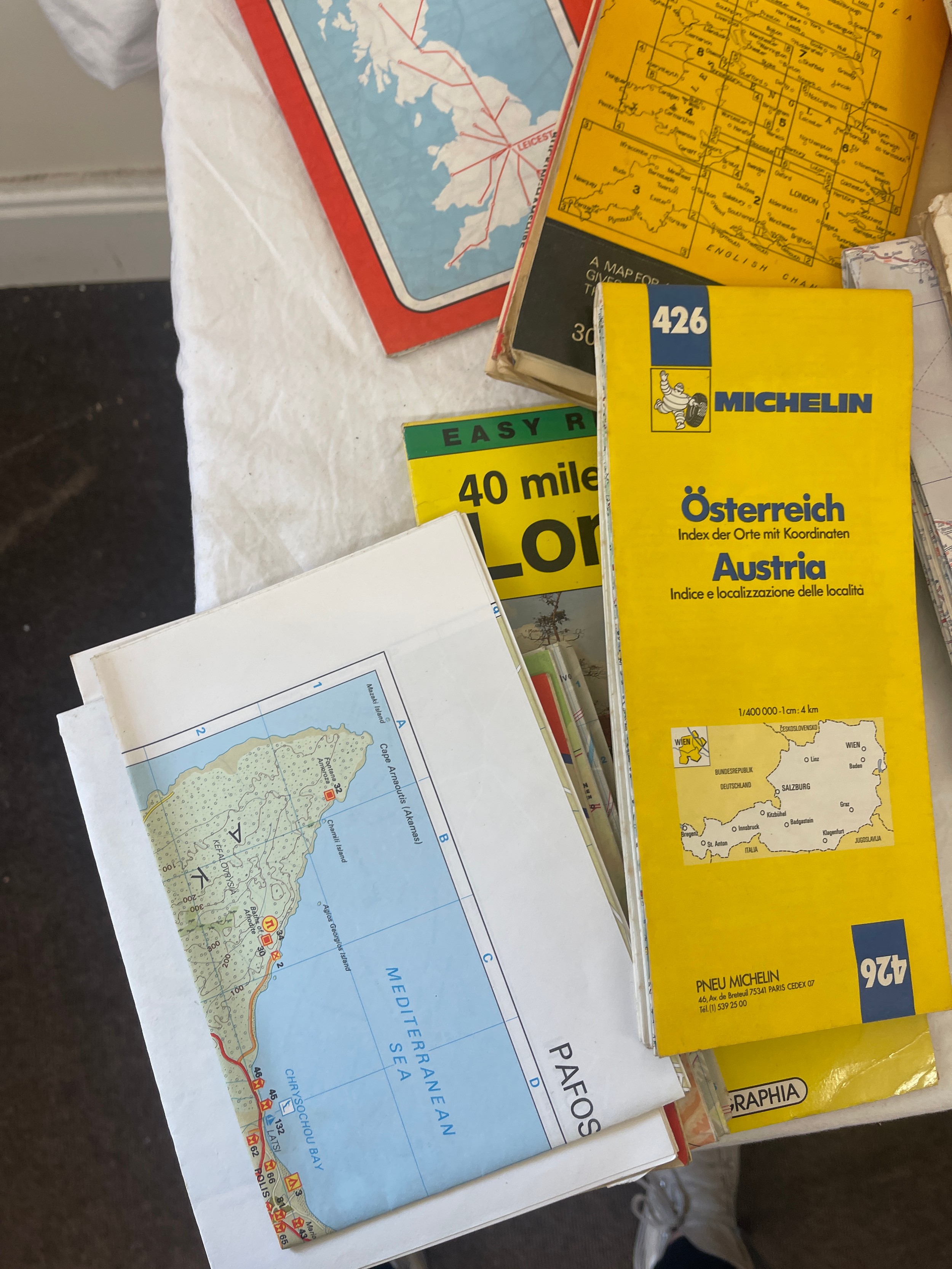 Selection of road and tourist maps, to include UK, Europe etc - Image 7 of 7