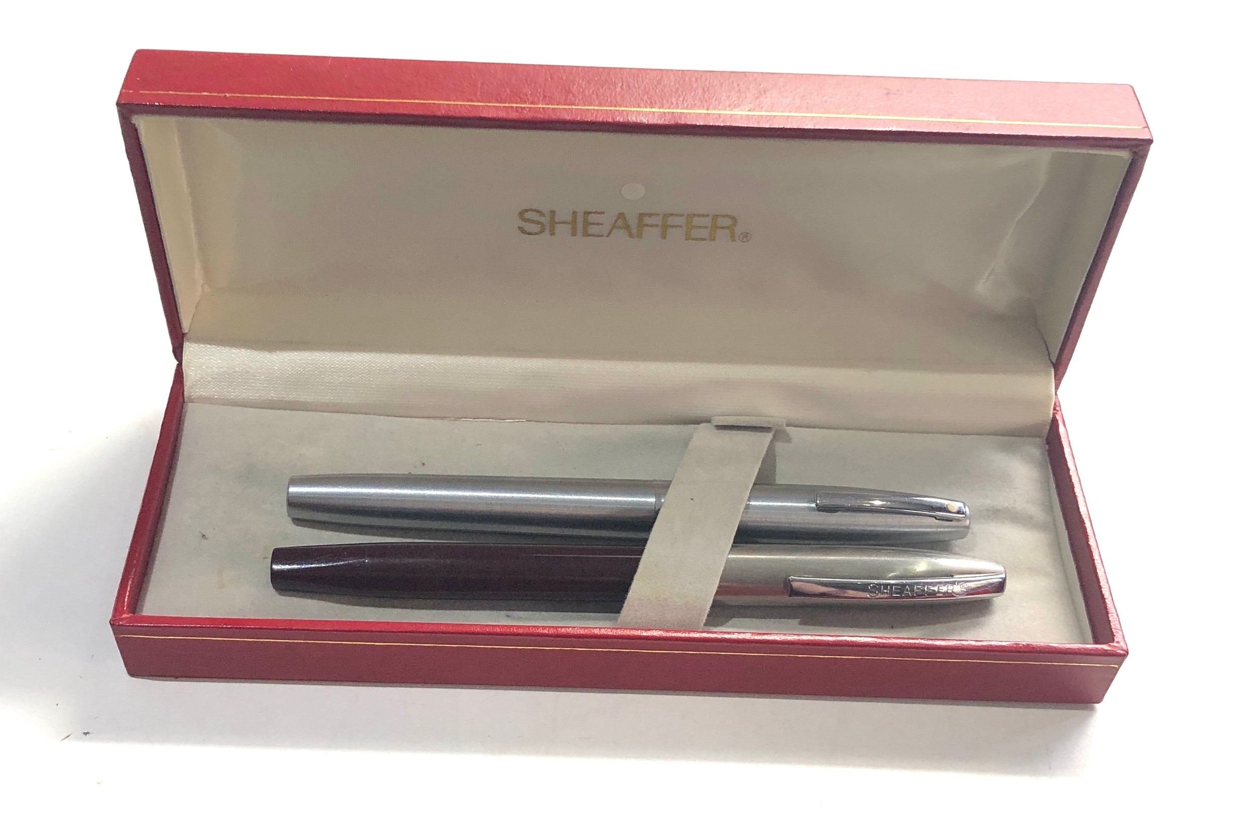 2 Vintage Sheaffer fountain pens