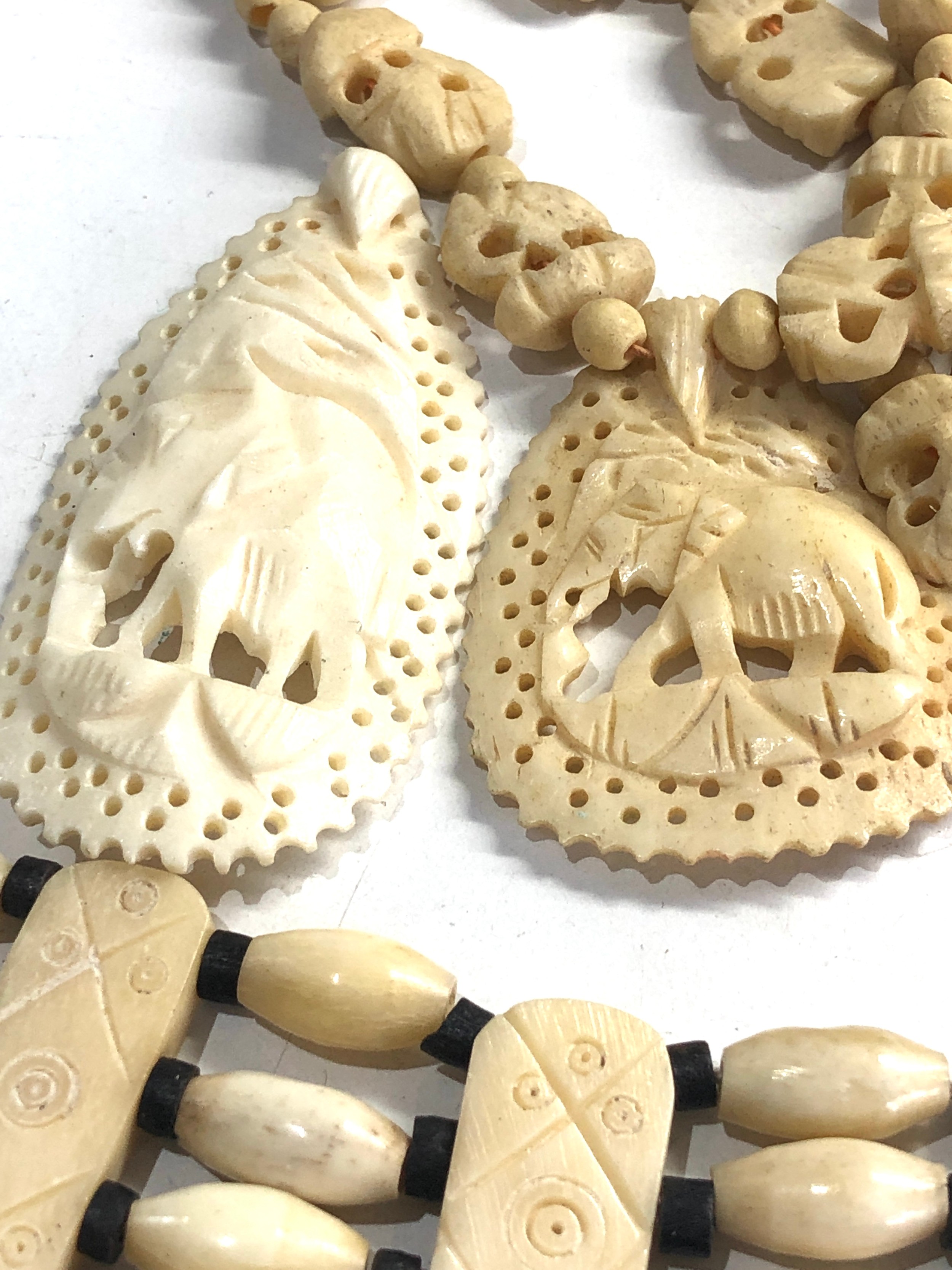 Selection of vintage bone jewellery - Image 6 of 6