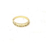 15ct Gold ring hallmarked 585 ring size approx R/S weight approx 1.5g