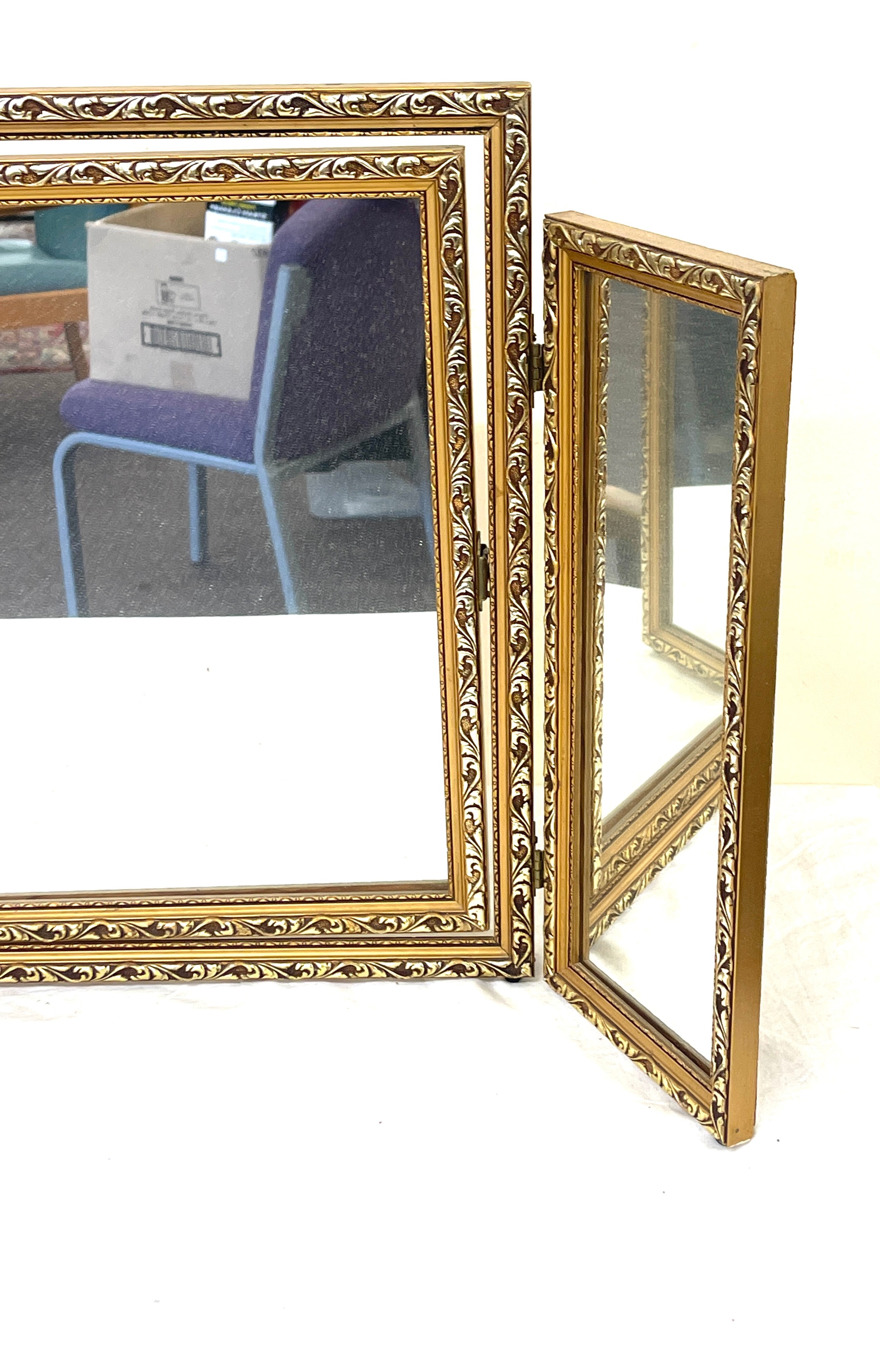 Gilt framed triple dressing table mirror, Height 17 inches, width folded out 25.5 inches - Image 3 of 4