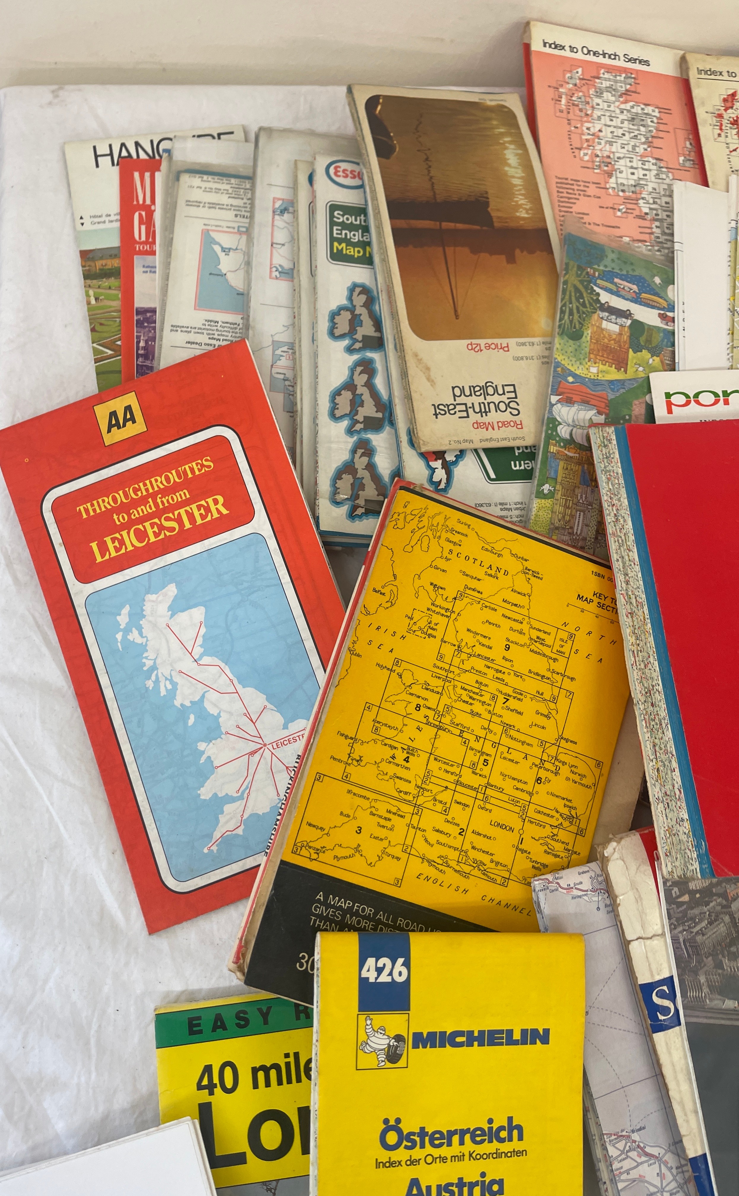 Selection of road and tourist maps, to include UK, Europe etc - Image 2 of 7