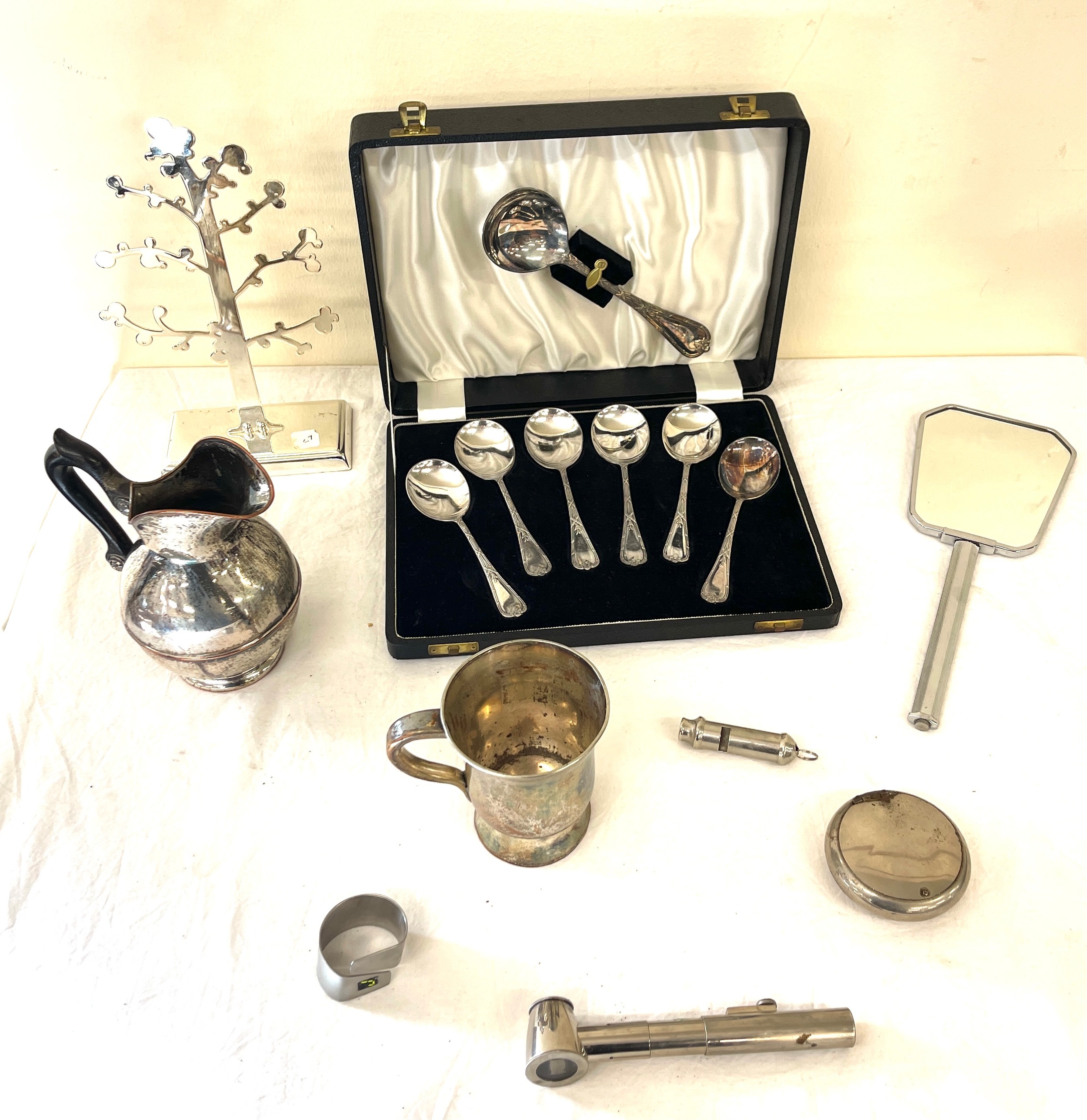 Selection of silver plated items to include whistle, jug etc - Bild 2 aus 4