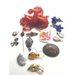 Selection of antique & vintage costume jewellery