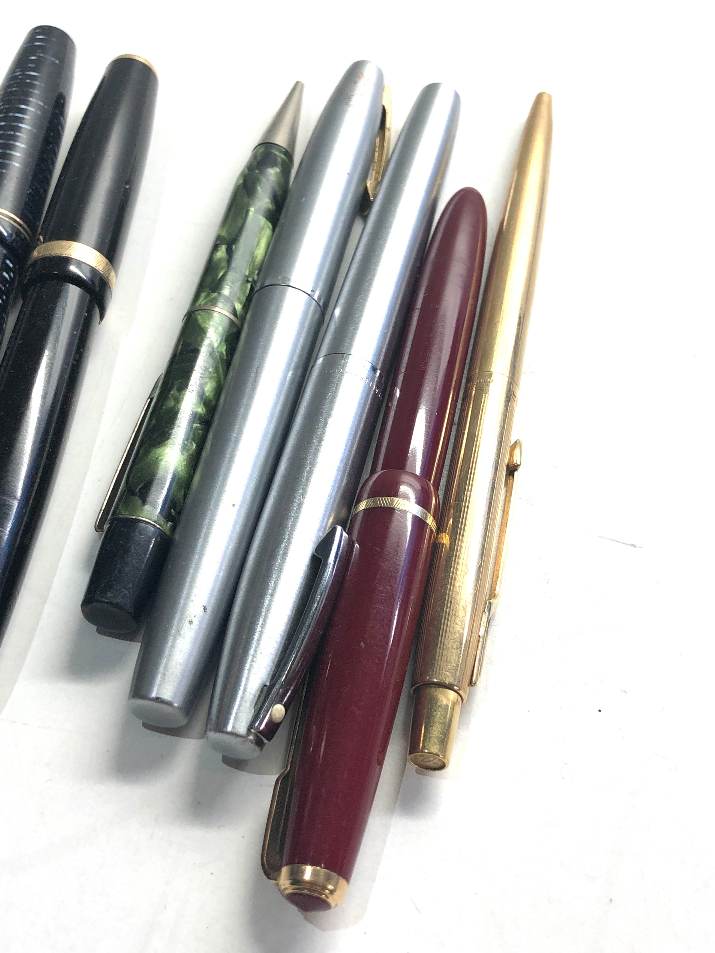 Selection of Vintage fountain pens includes 14ct gold nib parkers sheaffer wyvern etc - Image 3 of 5