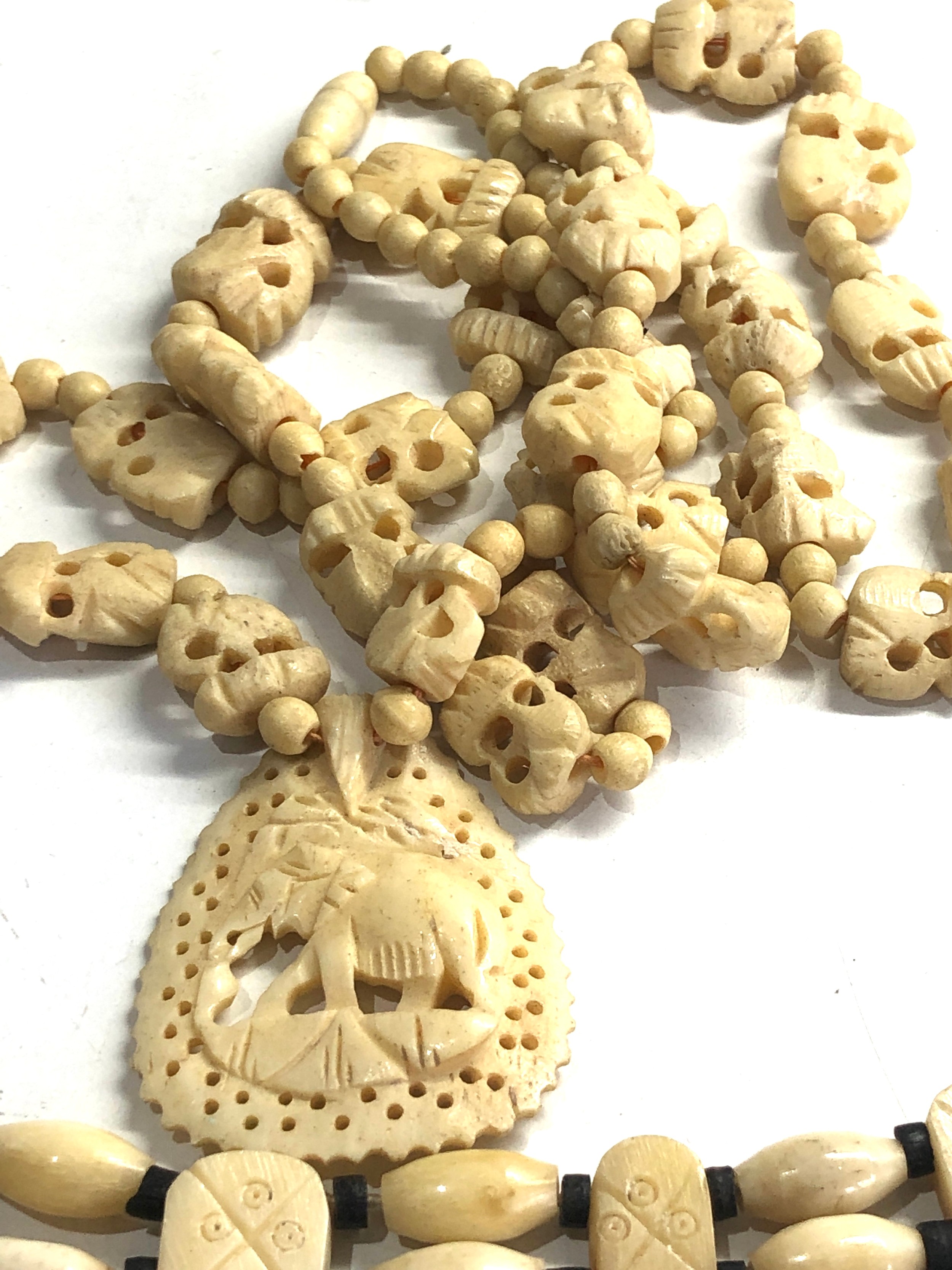 Selection of vintage bone jewellery - Image 3 of 6