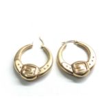 9ct gold large buckle hoop earrings (4.3g)