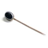 15ct gold top Victorian banded agate mourning stickpin (5.8g)