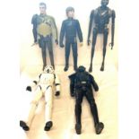 Large selection of 5 star wars figures, approximate measurements of each figure 17 inches tall