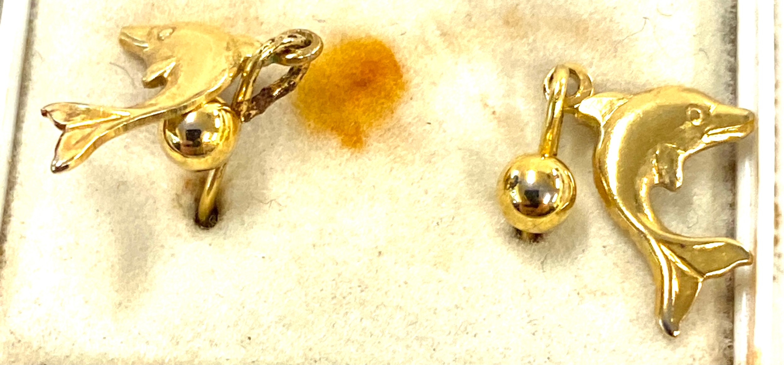 3 Pairs of 9ct earrings - Image 2 of 3