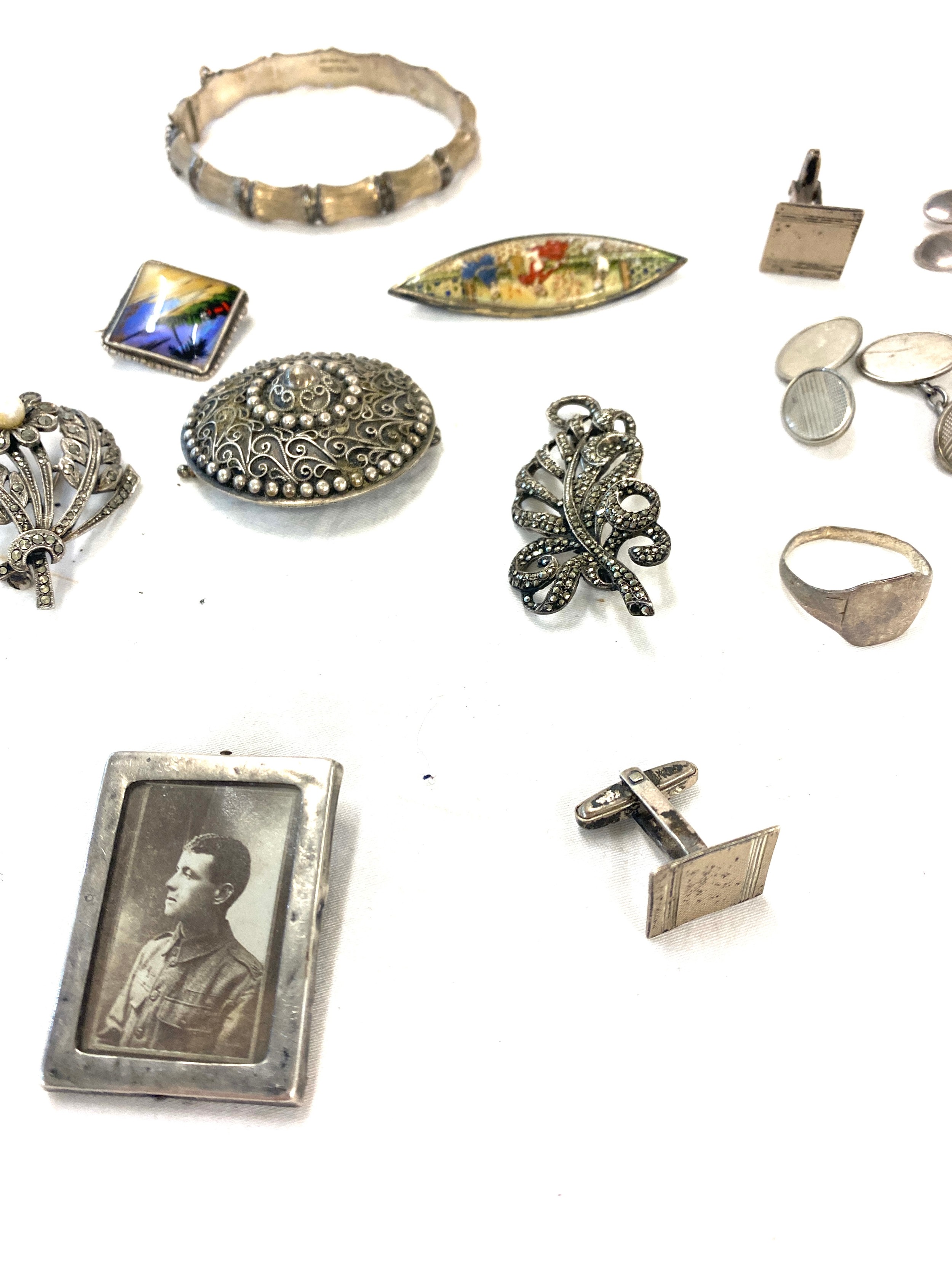 Selection of items to include silver bangle, photo frame, brooches etc - Image 3 of 4